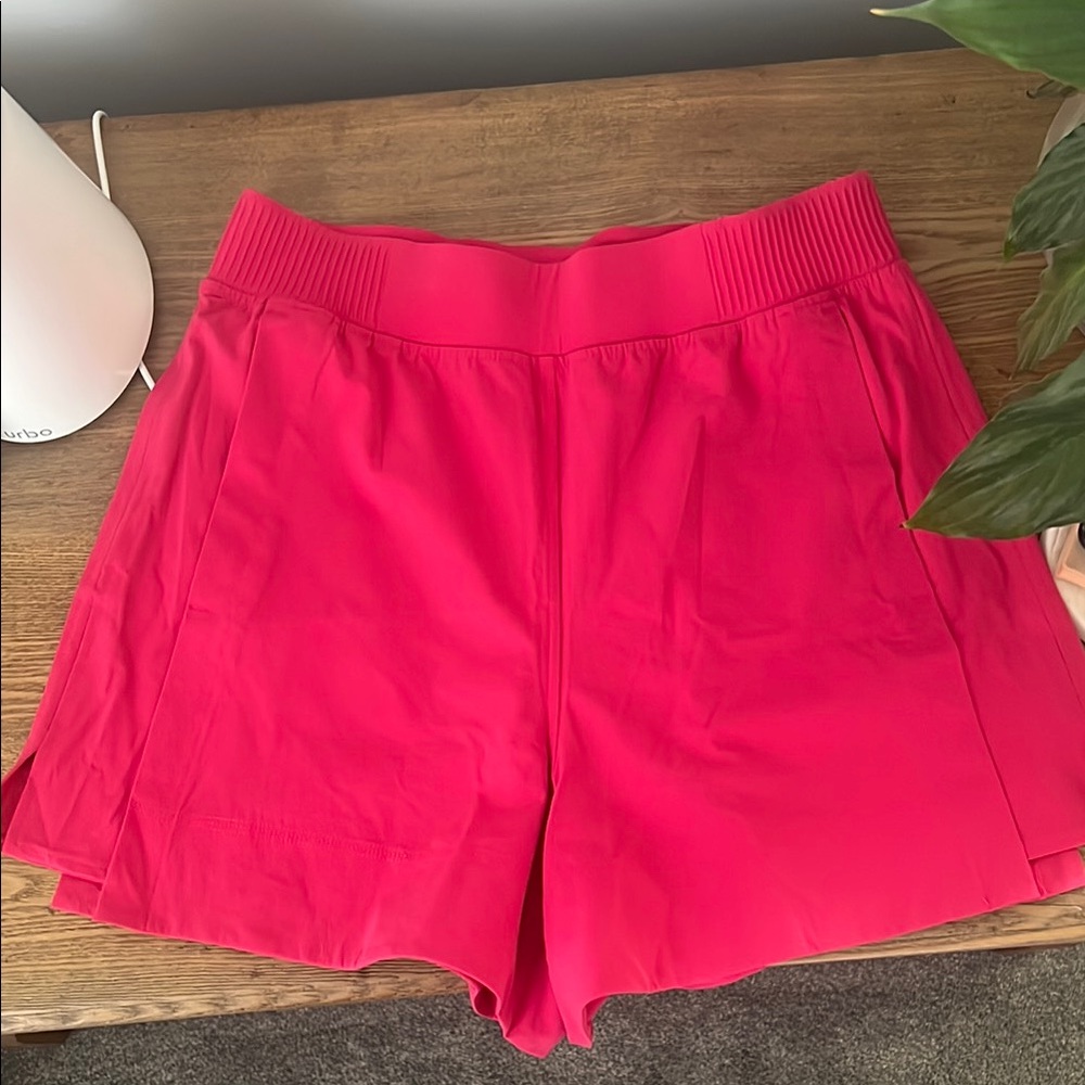 lululemon athletica High Waist Shorts in Bright Pink